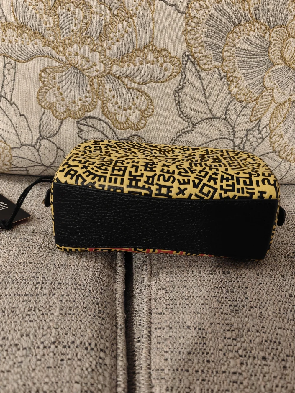 Coach x Disney Keith Haring Mickey Cosmetic Pouch - Picture 4 of 6